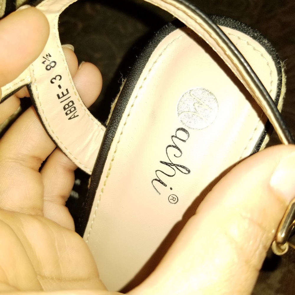Shoes - Picture 5 of 6